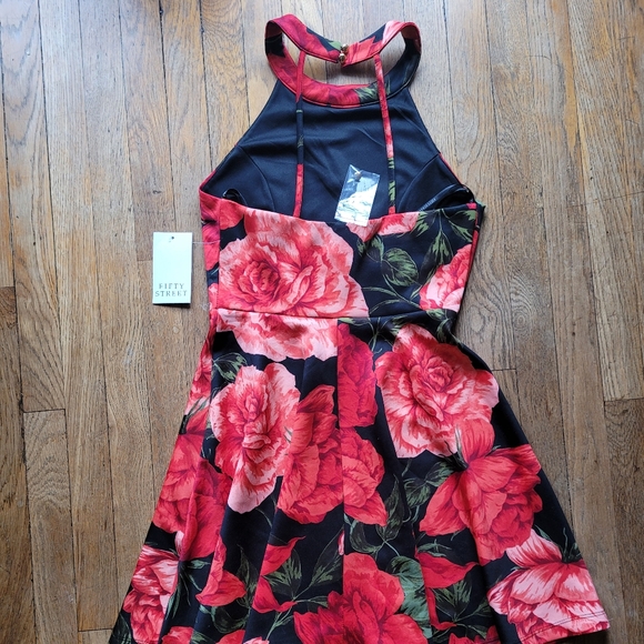 Halter Top Floral Rose Dress 🌹 - Picture 6 of 11